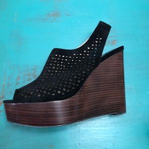 NEW IN BOX SIZE 6.5 COACH SHOES